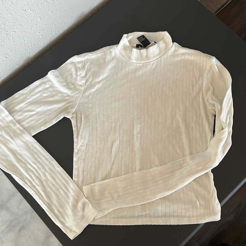 Forever 21 Long sleeve crop top